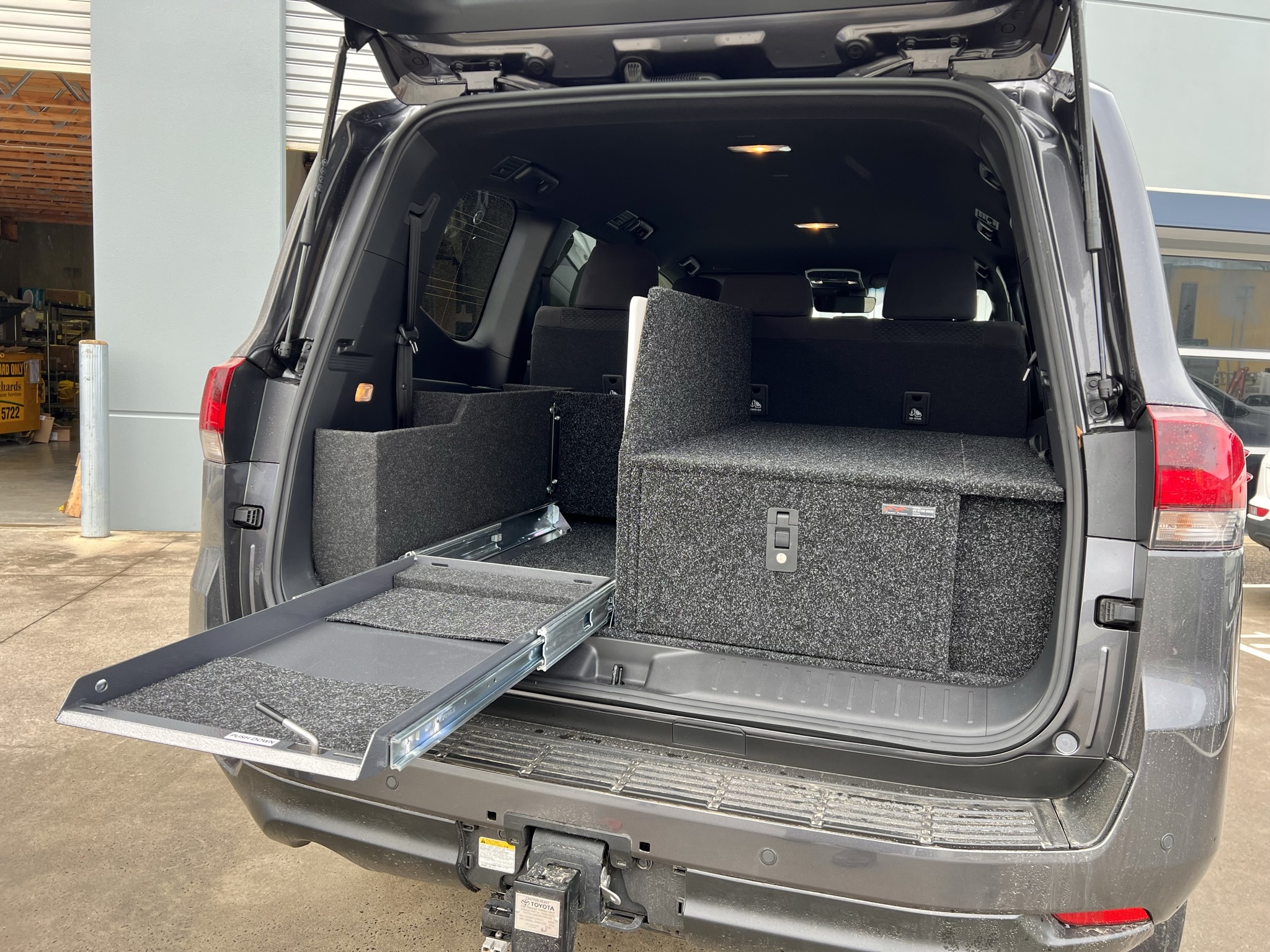 Lc 300 series – overseat storage system